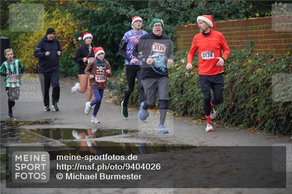 07.12.2025 - St. Pauli X-Mass-Run No. 15 Michael Burmester http://msf.ph/oto/9404026 07.12.2025 11:01:40 Laufen 3327, 3309, 3129, 3138 meine-sportfotos.de