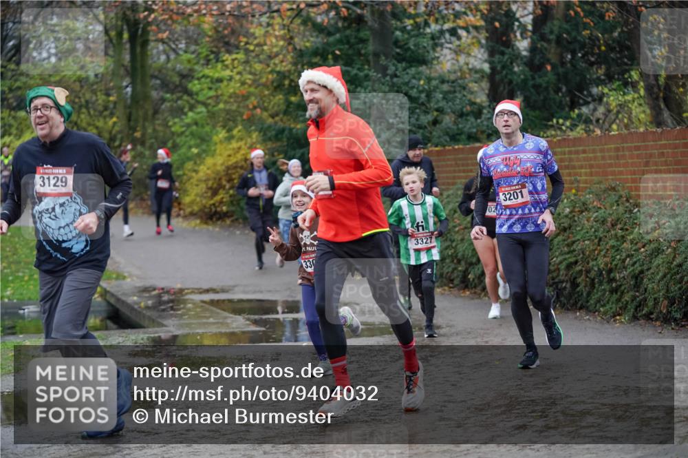 07.12.2025 - St. Pauli X-Mass-Run No. 15 Michael Burmester http://msf.ph/oto/9404032 07.12.2025 11:01:43 Laufen 3129, 330, 3327, 02, 3201 meine-sportfotos.de