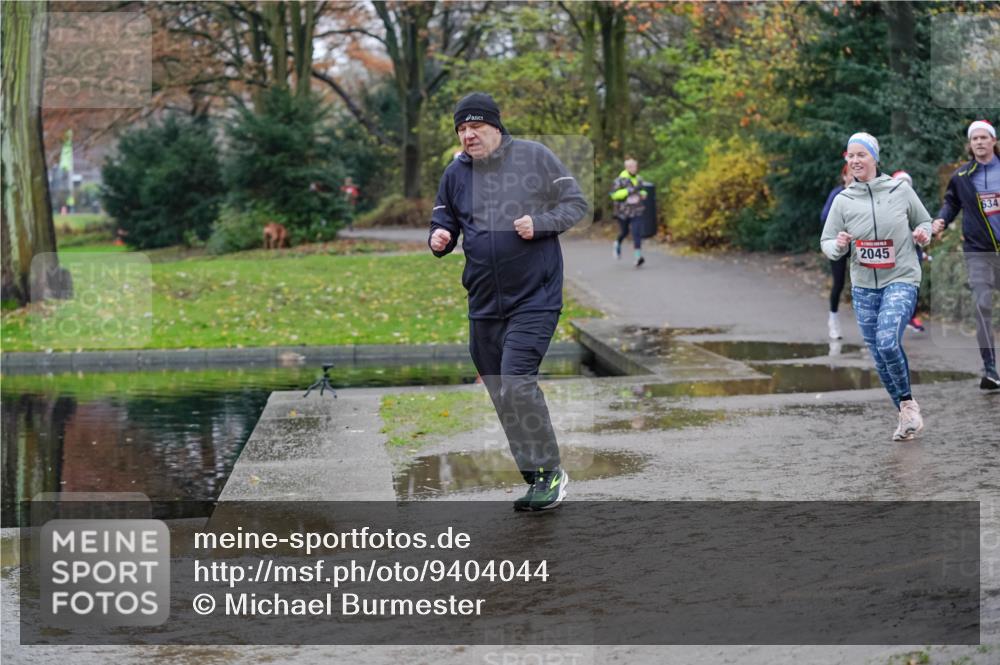 07.12.2025 - St. Pauli X-Mass-Run No. 15 Michael Burmester http://msf.ph/oto/9404044 07.12.2025 11:01:47 Laufen 2045, 634 meine-sportfotos.de