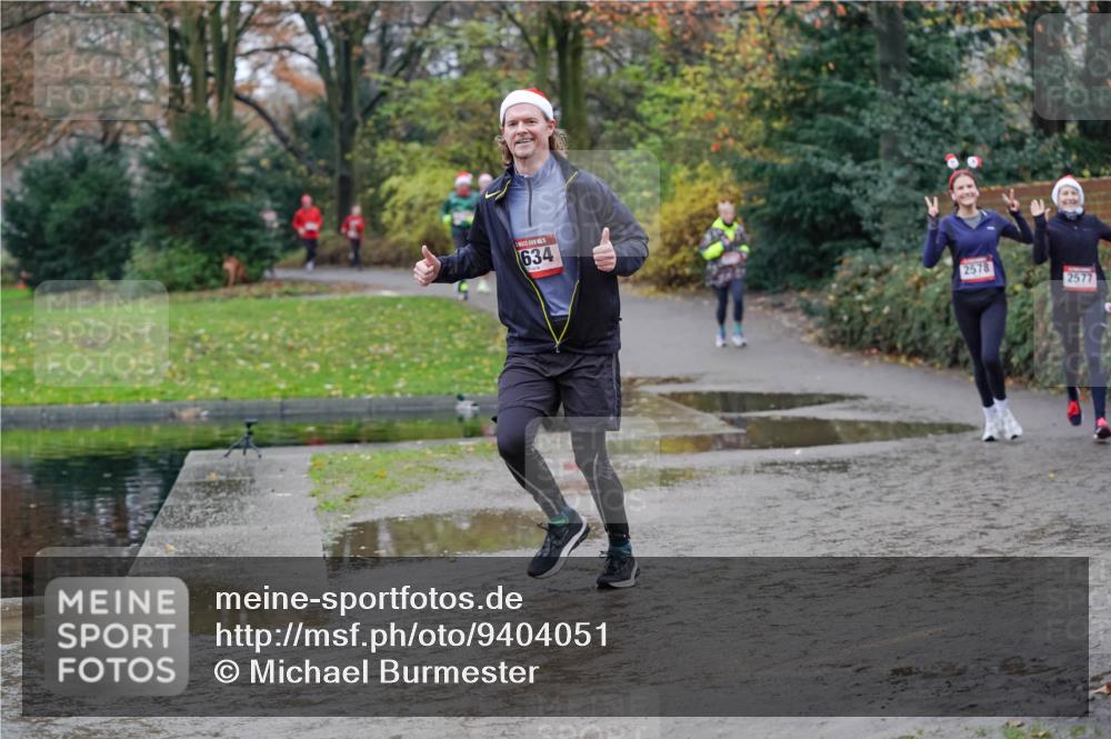 07.12.2025 - St. Pauli X-Mass-Run No. 15 Michael Burmester http://msf.ph/oto/9404051 07.12.2025 11:01:49 Laufen 634, 2578, 2577 meine-sportfotos.de