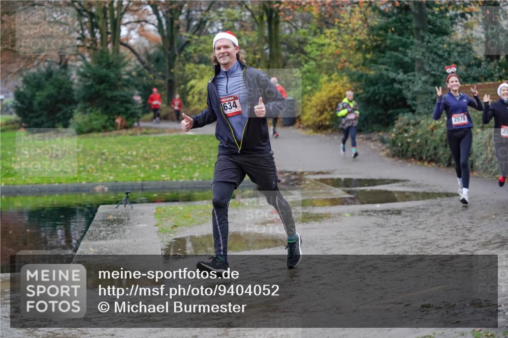 07.12.2025 - St. Pauli X-Mass-Run No. 15 Michael Burmester http://msf.ph/oto/9404052 07.12.2025 11:01:49 Laufen 634, 2578, 25 meine-sportfotos.de