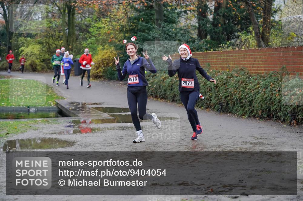 07.12.2025 - St. Pauli X-Mass-Run No. 15 Michael Burmester http://msf.ph/oto/9404054 07.12.2025 11:01:50 Laufen 2578, 2577 meine-sportfotos.de