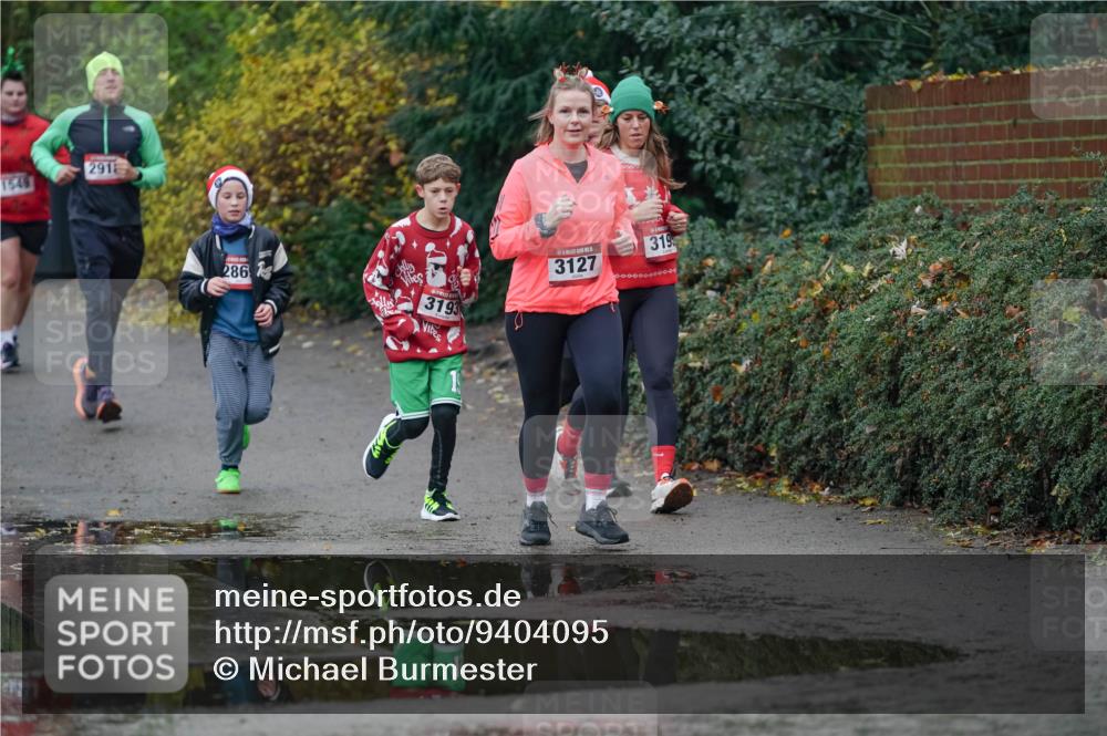 07.12.2025 - St. Pauli X-Mass-Run No. 15 Michael Burmester http://msf.ph/oto/9404095 07.12.2025 11:02:14 Laufen 1549, 291, 286, 319, 3193, 3127 meine-sportfotos.de