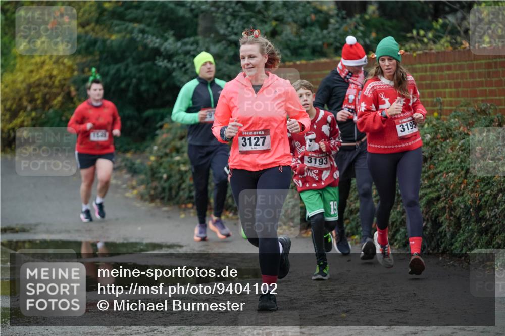 07.12.2025 - St. Pauli X-Mass-Run No. 15 Michael Burmester http://msf.ph/oto/9404102 07.12.2025 11:02:17 Laufen 1546, 15, 3127, 3193, 19, 000000, 3195 meine-sportfotos.de