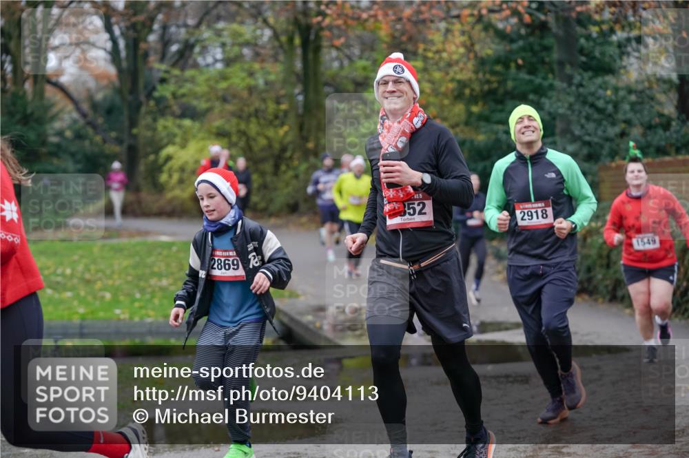 07.12.2025 - St. Pauli X-Mass-Run No. 15 Michael Burmester http://msf.ph/oto/9404113 07.12.2025 11:02:20 Laufen 800, 2869, 15, 52, 2918, 1549 meine-sportfotos.de