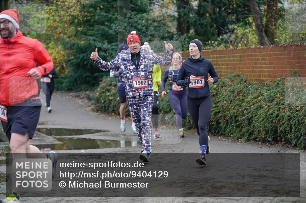 07.12.2025 - St. Pauli X-Mass-Run No. 15 Michael Burmester http://msf.ph/oto/9404129 07.12.2025 11:02:24 Laufen 09, 1902, 1907 meine-sportfotos.de