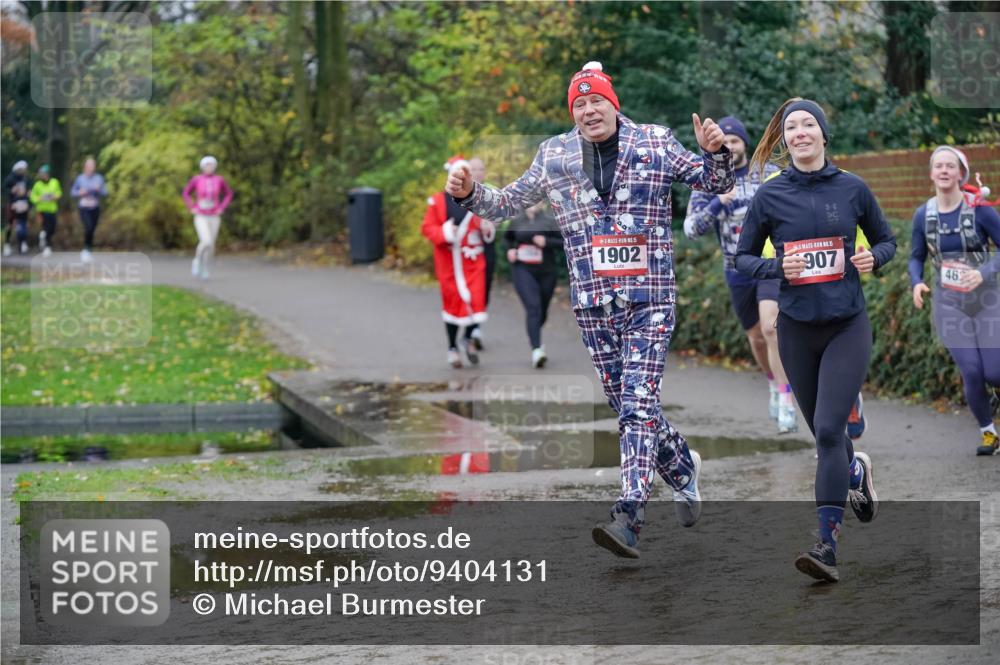07.12.2025 - St. Pauli X-Mass-Run No. 15 Michael Burmester http://msf.ph/oto/9404131 07.12.2025 11:02:25 Laufen 15, 1902, 15, 907, 462 meine-sportfotos.de