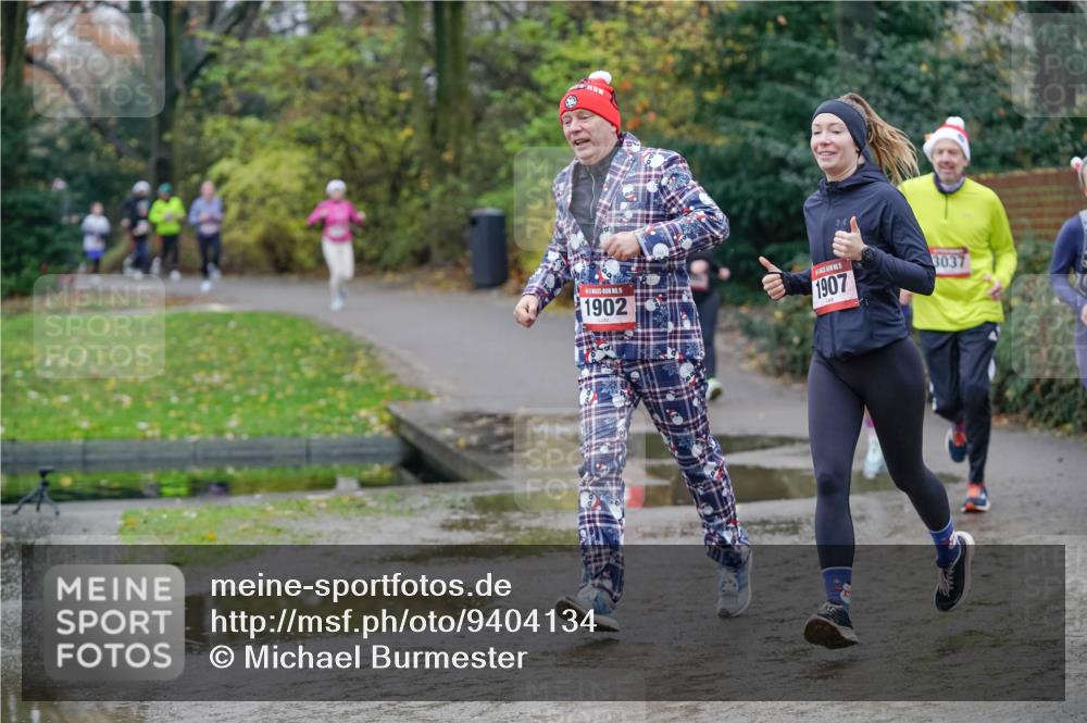 07.12.2025 - St. Pauli X-Mass-Run No. 15 Michael Burmester http://msf.ph/oto/9404134 07.12.2025 11:02:25 Laufen 15, 1902, 1907, 3037 meine-sportfotos.de