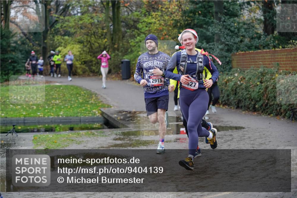 07.12.2025 - St. Pauli X-Mass-Run No. 15 Michael Burmester http://msf.ph/oto/9404139 07.12.2025 11:02:27 Laufen 2915, 627 meine-sportfotos.de