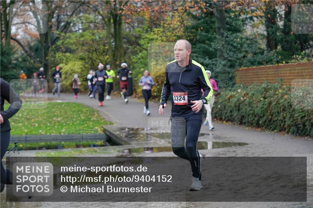 07.12.2025 - St. Pauli X-Mass-Run No. 15 Michael Burmester http://msf.ph/oto/9404152 07.12.2025 11:02:32 Laufen 15, 3324 meine-sportfotos.de