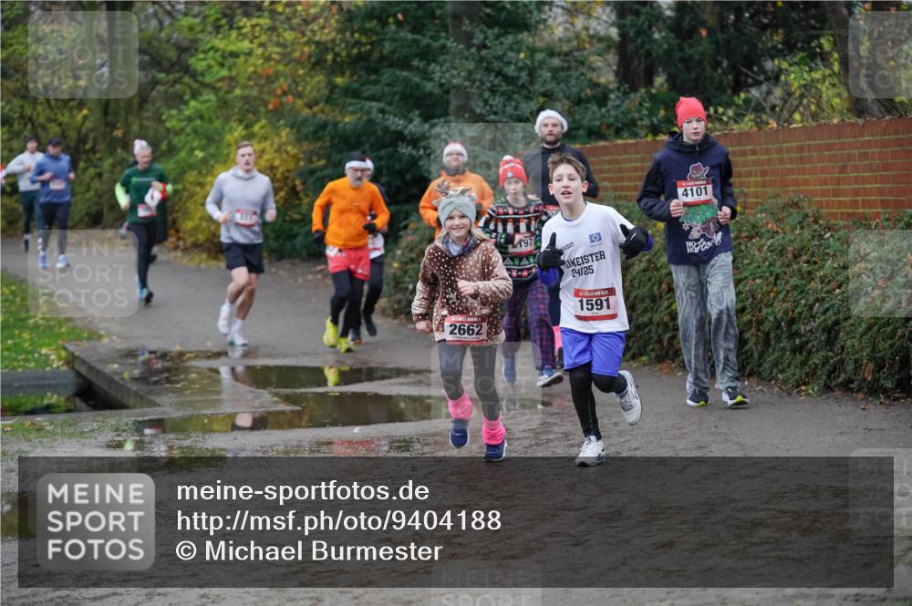 07.12.2025 - St. Pauli X-Mass-Run No. 15 Michael Burmester http://msf.ph/oto/9404188 07.12.2025 11:02:44 Laufen 551, 2662, 24, 25, 1591, 4101 meine-sportfotos.de