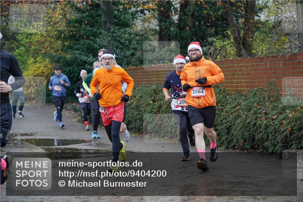07.12.2025 - St. Pauli X-Mass-Run No. 15 Michael Burmester http://msf.ph/oto/9404200 07.12.2025 11:02:47 Laufen 2597, 62, 5, 206, 2064 meine-sportfotos.de