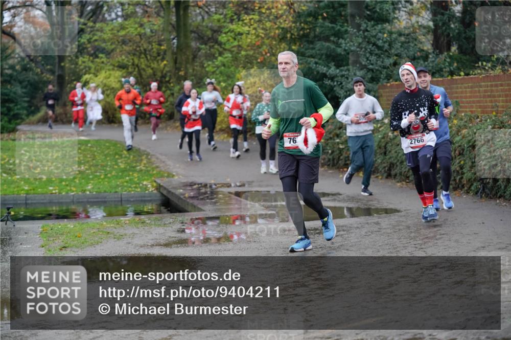07.12.2025 - St. Pauli X-Mass-Run No. 15 Michael Burmester http://msf.ph/oto/9404211 07.12.2025 11:02:50 Laufen 76, 2766 meine-sportfotos.de