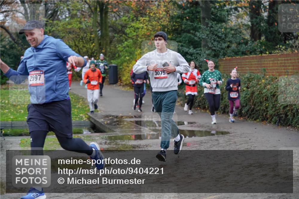 07.12.2025 - St. Pauli X-Mass-Run No. 15 Michael Burmester http://msf.ph/oto/9404221 07.12.2025 11:02:53 Laufen 2597, 3075, 1345, 1346 meine-sportfotos.de