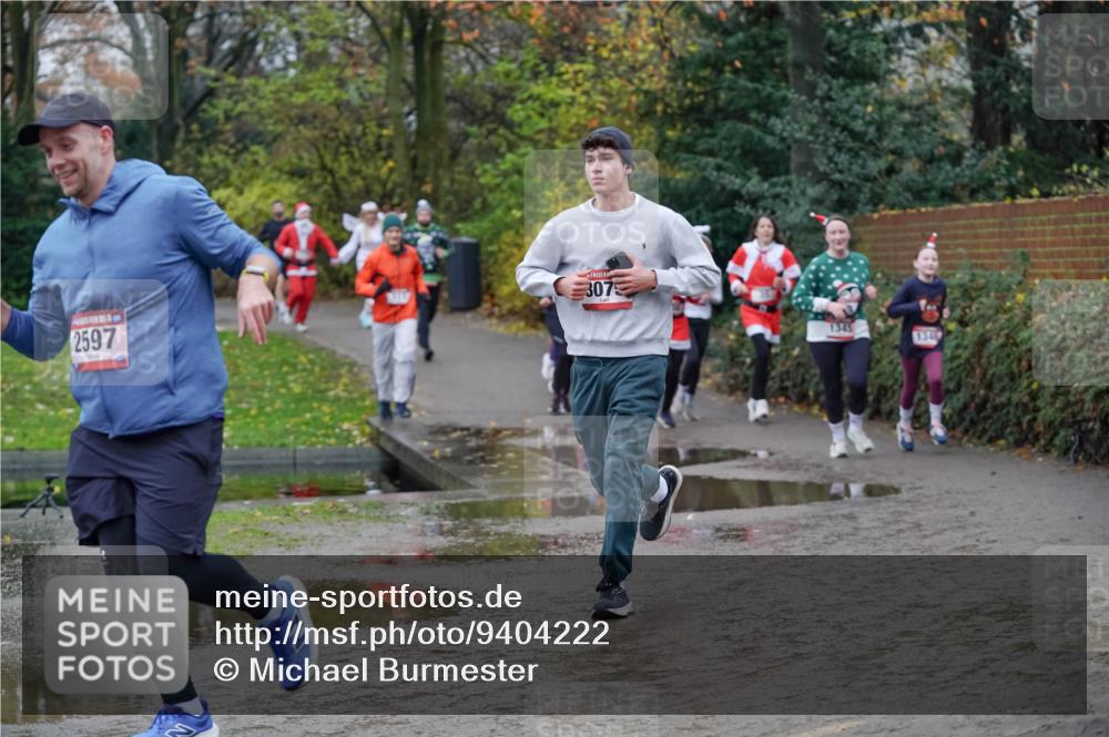 07.12.2025 - St. Pauli X-Mass-Run No. 15 Michael Burmester http://msf.ph/oto/9404222 07.12.2025 11:02:53 Laufen 3075, 2597, 1345, 1348 meine-sportfotos.de
