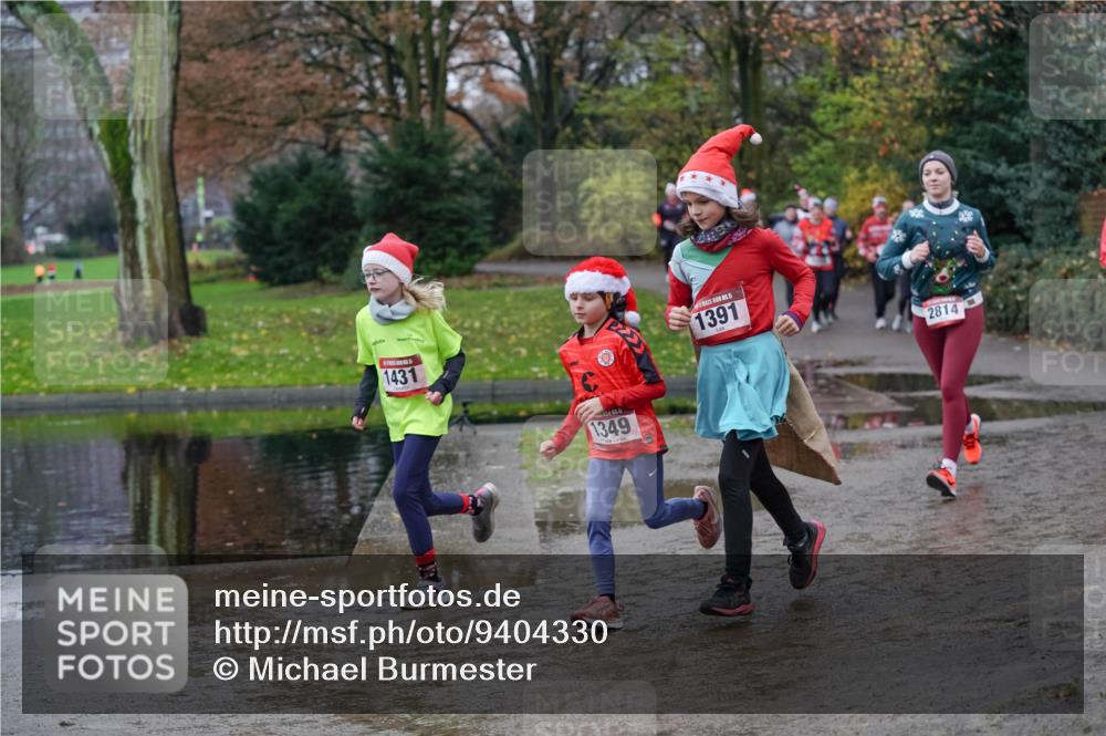 07.12.2025 - St. Pauli X-Mass-Run No. 15 Michael Burmester http://msf.ph/oto/9404330 07.12.2025 11:03:32 Laufen 1431, 1349, 5, 1391, 2814 meine-sportfotos.de