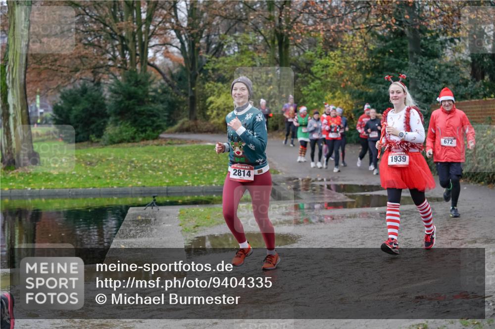 07.12.2025 - St. Pauli X-Mass-Run No. 15 Michael Burmester http://msf.ph/oto/9404335 07.12.2025 11:03:33 Laufen 2814, 1939, 672 meine-sportfotos.de
