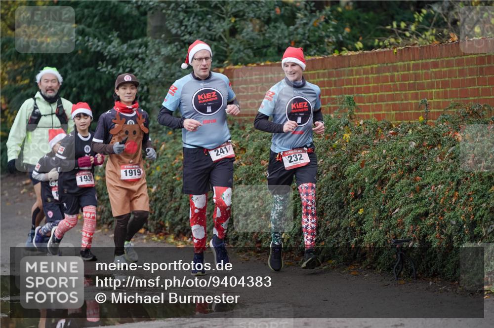 07.12.2025 - St. Pauli X-Mass-Run No. 15 Michael Burmester http://msf.ph/oto/9404383 07.12.2025 11:03:59 Laufen 1920, 1919, 241, 232 meine-sportfotos.de