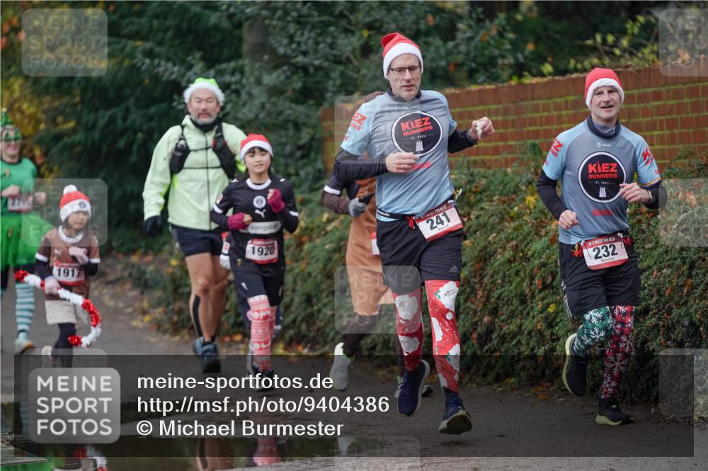07.12.2025 - St. Pauli X-Mass-Run No. 15 Michael Burmester http://msf.ph/oto/9404386 07.12.2025 11:04:00 Laufen 1917, 1920, 295, 241, 5, 232 meine-sportfotos.de