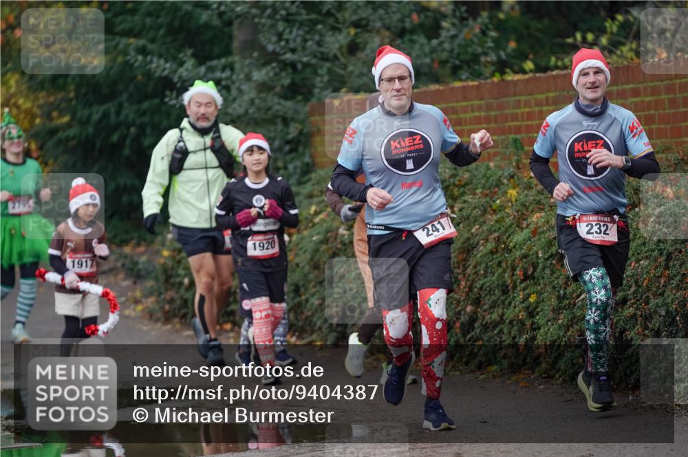 07.12.2025 - St. Pauli X-Mass-Run No. 15 Michael Burmester http://msf.ph/oto/9404387 07.12.2025 11:04:00 Laufen 279, 1917, 1920, 241, 232 meine-sportfotos.de