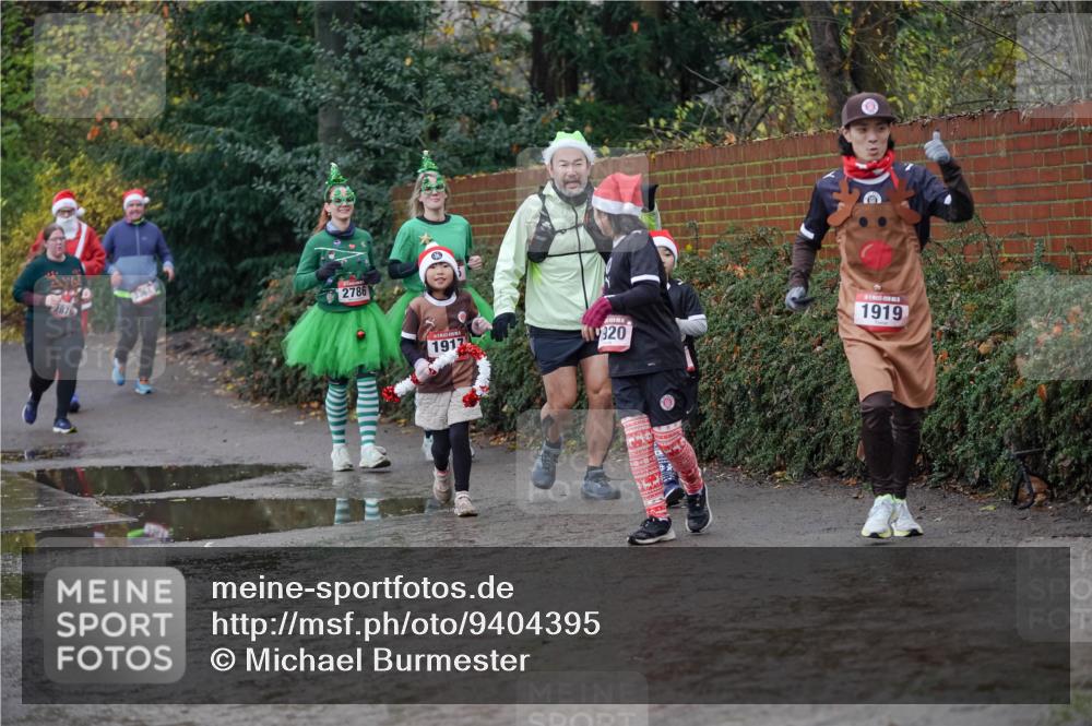 07.12.2025 - St. Pauli X-Mass-Run No. 15 Michael Burmester http://msf.ph/oto/9404395 07.12.2025 11:04:04 Laufen 2786, 1917, 920, 1919 meine-sportfotos.de