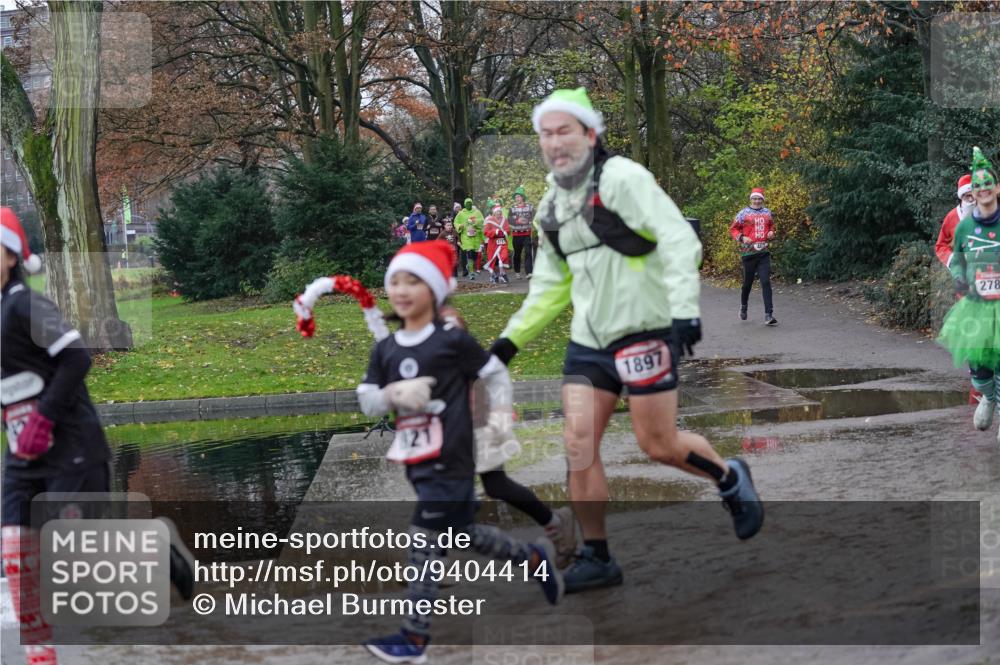 07.12.2025 - St. Pauli X-Mass-Run No. 15 Michael Burmester http://msf.ph/oto/9404414 07.12.2025 11:04:08 Laufen 1897, 278 meine-sportfotos.de