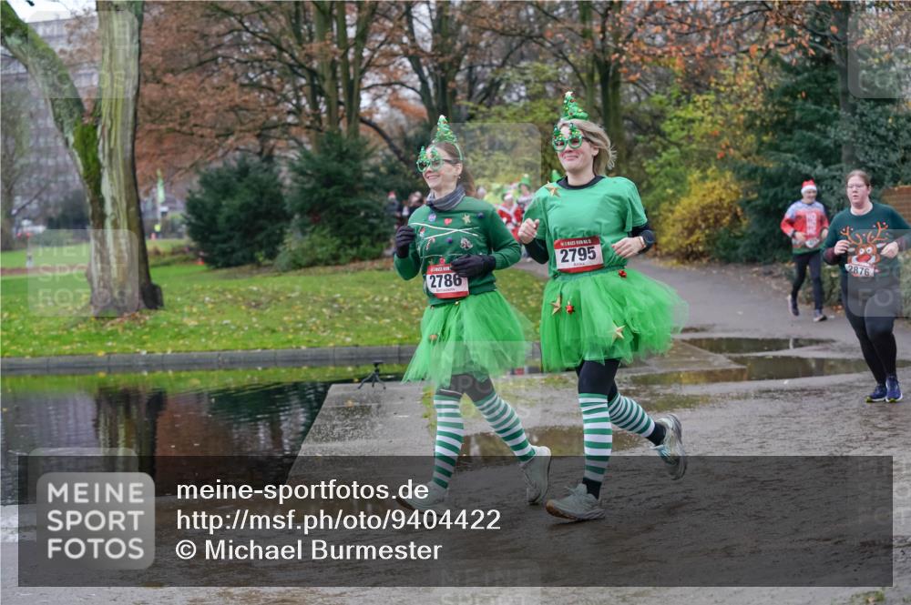 07.12.2025 - St. Pauli X-Mass-Run No. 15 Michael Burmester http://msf.ph/oto/9404422 07.12.2025 11:04:10 Laufen 2786, 5, 2795, 2876 meine-sportfotos.de