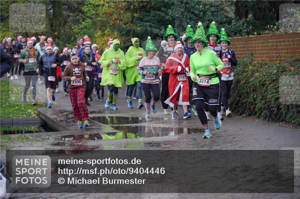 07.12.2025 - St. Pauli X-Mass-Run No. 15 Michael Burmester http://msf.ph/oto/9404446 07.12.2025 11:04:19 Laufen 2242, 3306, 205, 2069, 2787, 3314, 074 meine-sportfotos.de