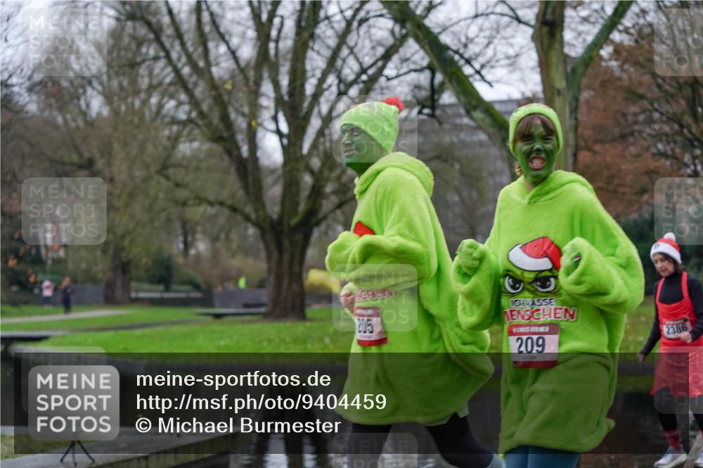 07.12.2025 - St. Pauli X-Mass-Run No. 15 Michael Burmester http://msf.ph/oto/9404459 07.12.2025 11:04:29 Laufen 205, 209, 2386 meine-sportfotos.de