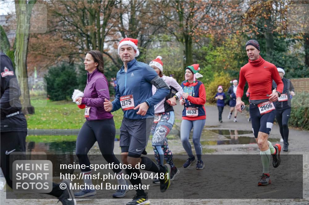 07.12.2025 - St. Pauli X-Mass-Run No. 15 Michael Burmester http://msf.ph/oto/9404481 07.12.2025 11:04:35 Laufen 2875, 05, 4632, 2606, 1501 meine-sportfotos.de