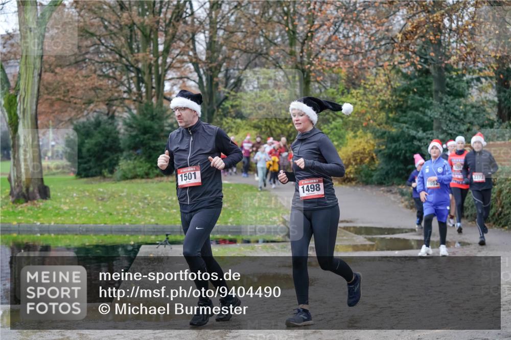 07.12.2025 - St. Pauli X-Mass-Run No. 15 Michael Burmester http://msf.ph/oto/9404490 07.12.2025 11:04:37 Laufen 1501, 1498, 82, 2373 meine-sportfotos.de