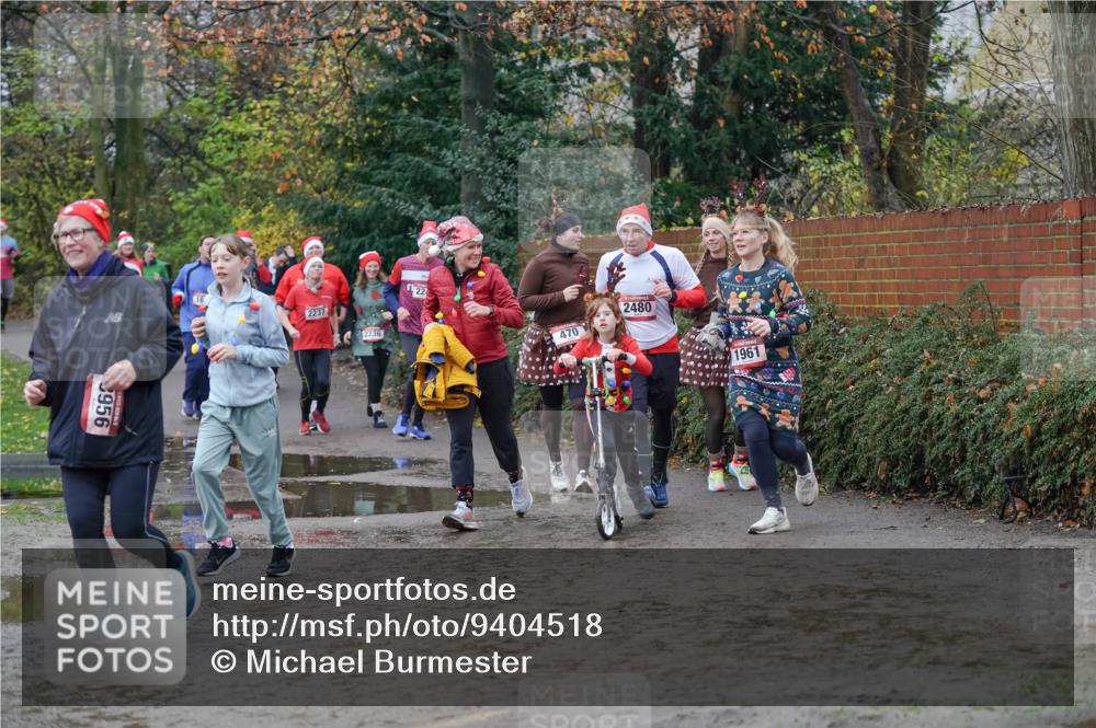 07.12.2025 - St. Pauli X-Mass-Run No. 15 Michael Burmester http://msf.ph/oto/9404518 07.12.2025 11:04:46 Laufen 956, 2237, 22, 470, 2480, 1961 meine-sportfotos.de