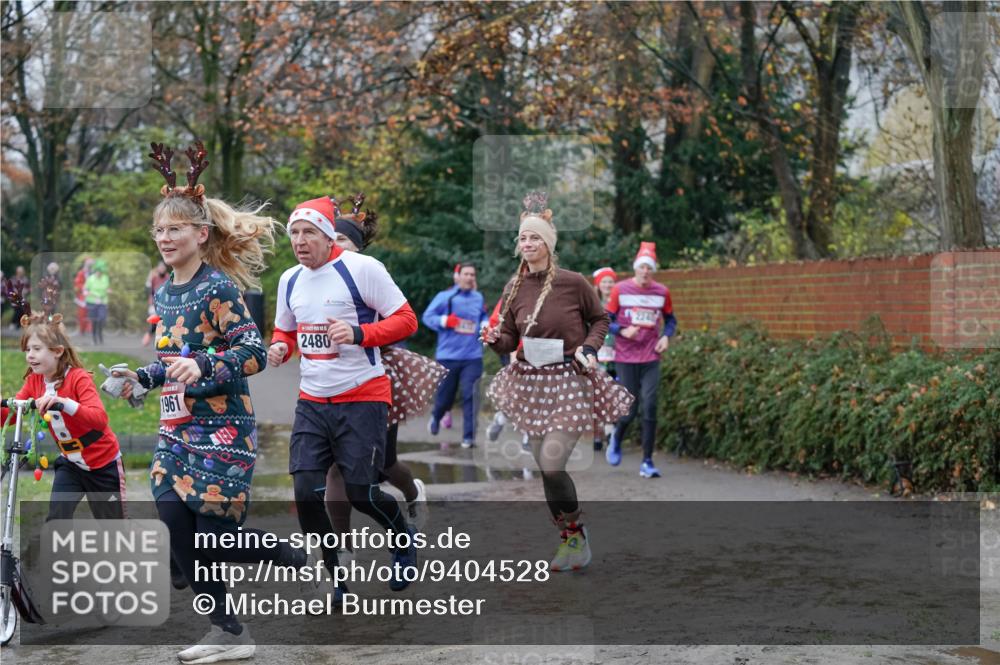 07.12.2025 - St. Pauli X-Mass-Run No. 15 Michael Burmester http://msf.ph/oto/9404528 07.12.2025 11:04:49 Laufen 1961, 2480 meine-sportfotos.de