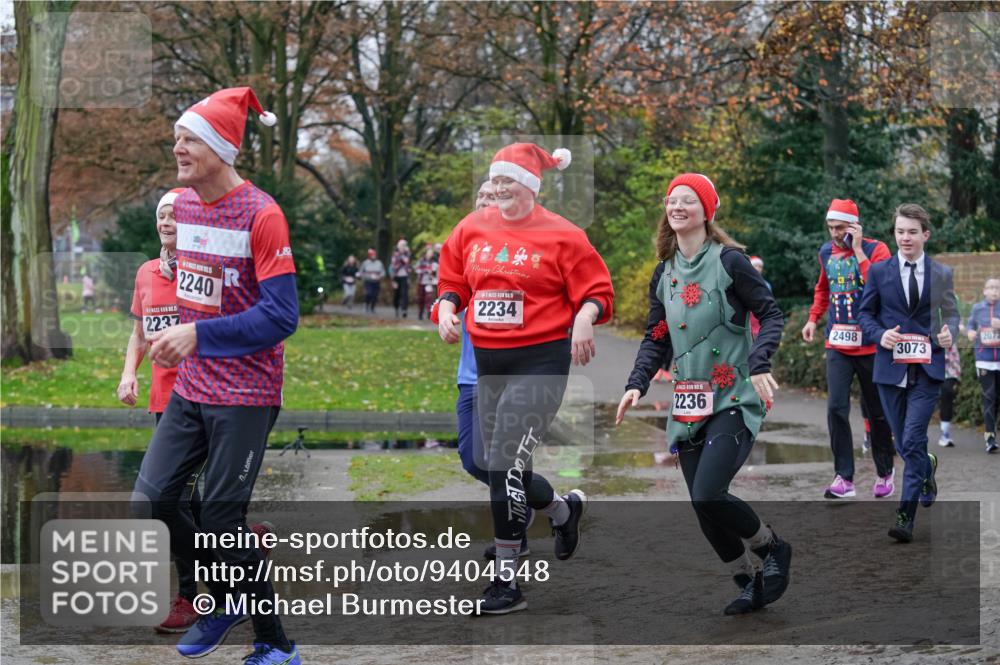 07.12.2025 - St. Pauli X-Mass-Run No. 15 Michael Burmester http://msf.ph/oto/9404548 07.12.2025 11:04:54 Laufen 2240, 2237, 2234, 2236, 2498, 2072, 3073 meine-sportfotos.de