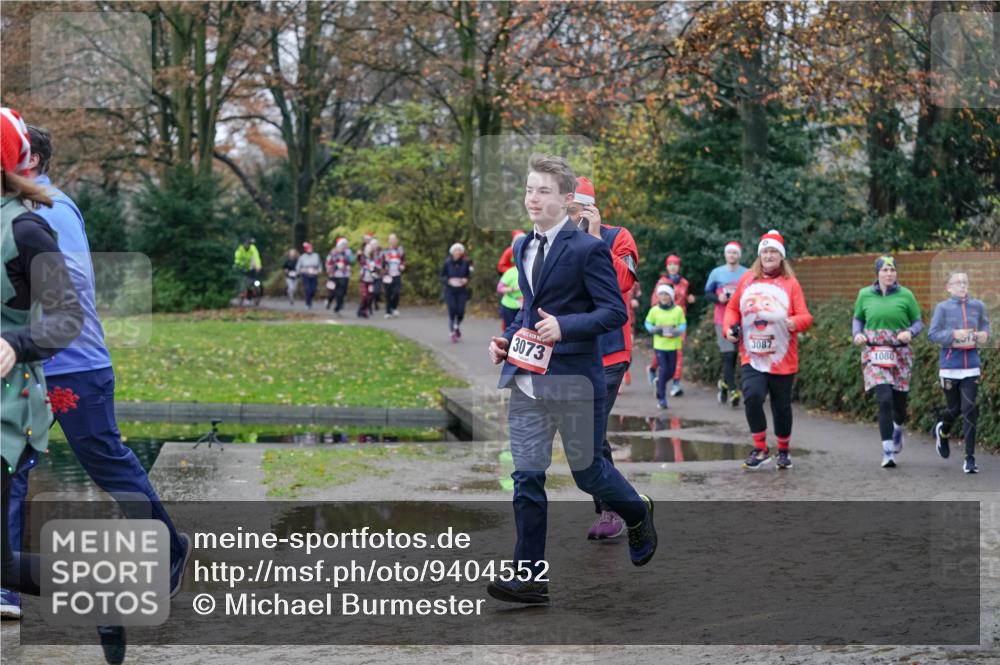 07.12.2025 - St. Pauli X-Mass-Run No. 15 Michael Burmester http://msf.ph/oto/9404552 07.12.2025 11:04:55 Laufen 3073, 3087, 1080 meine-sportfotos.de