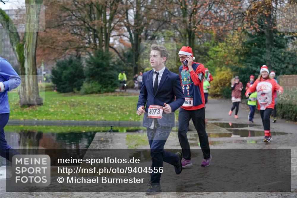 07.12.2025 - St. Pauli X-Mass-Run No. 15 Michael Burmester http://msf.ph/oto/9404556 07.12.2025 11:04:55 Laufen 15, 3073, 498, 3087 meine-sportfotos.de