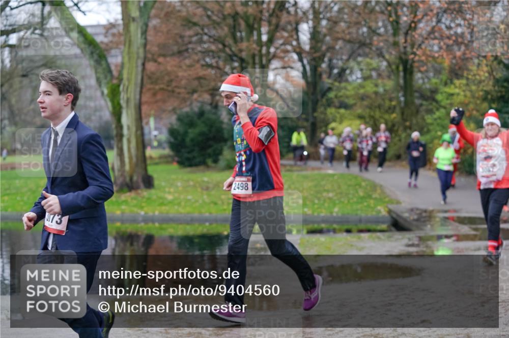 07.12.2025 - St. Pauli X-Mass-Run No. 15 Michael Burmester http://msf.ph/oto/9404560 07.12.2025 11:04:56 Laufen 3173, 2498, 30047 meine-sportfotos.de