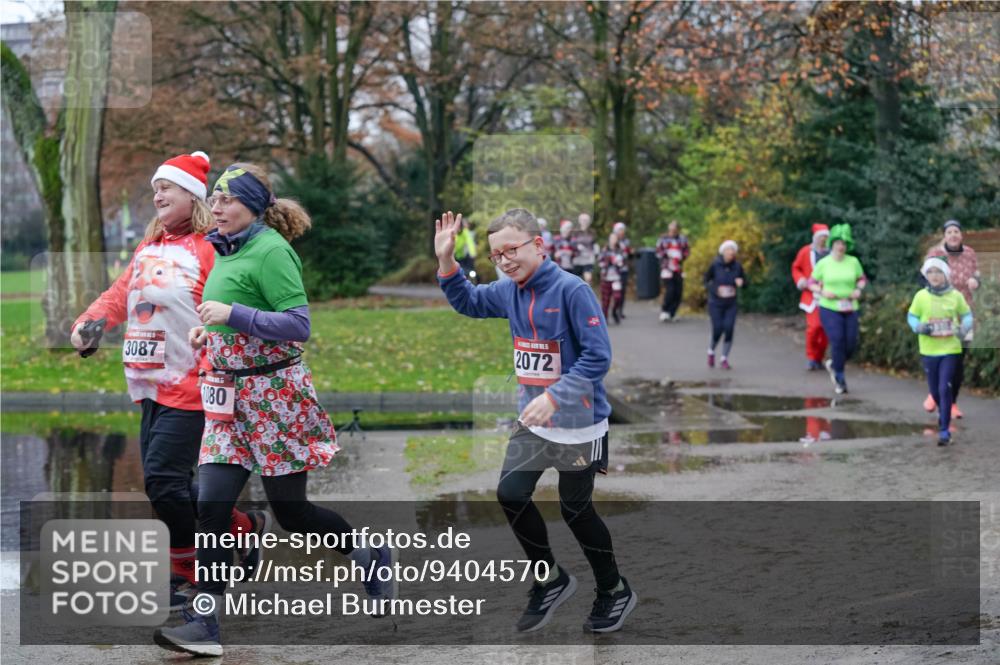 07.12.2025 - St. Pauli X-Mass-Run No. 15 Michael Burmester http://msf.ph/oto/9404570 07.12.2025 11:04:58 Laufen 3087, 080, 2072 meine-sportfotos.de