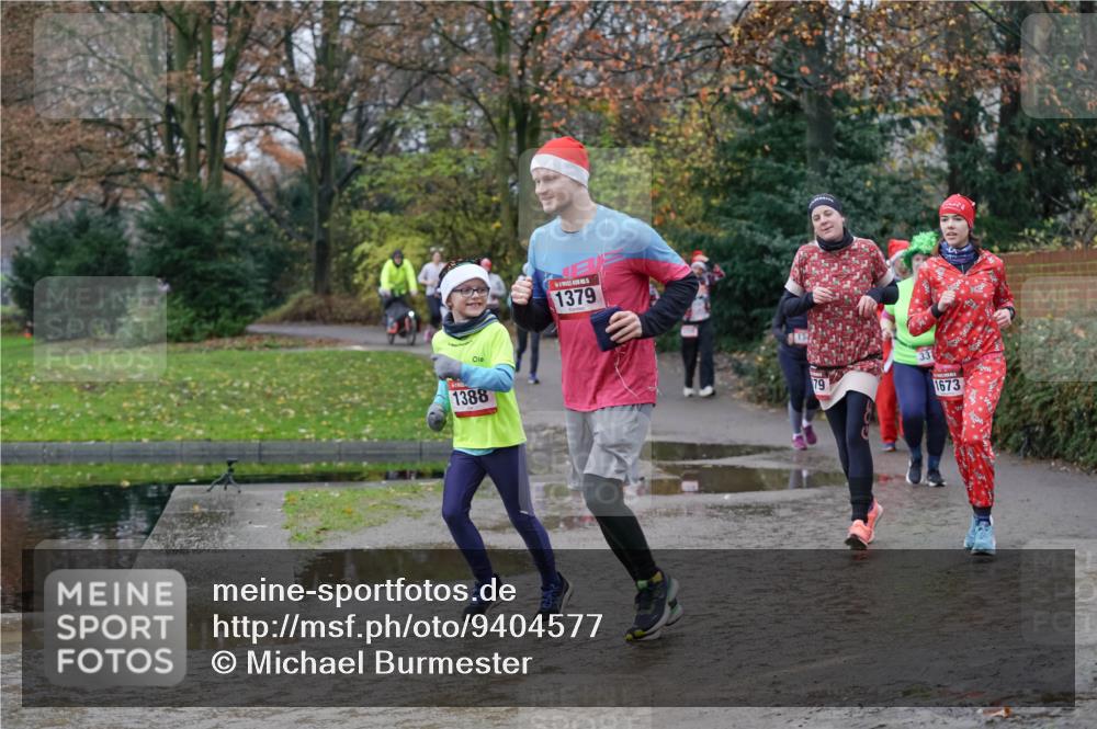 07.12.2025 - St. Pauli X-Mass-Run No. 15 Michael Burmester http://msf.ph/oto/9404577 07.12.2025 11:05:01 Laufen 4, 1388, 1379, 79, 1673 meine-sportfotos.de