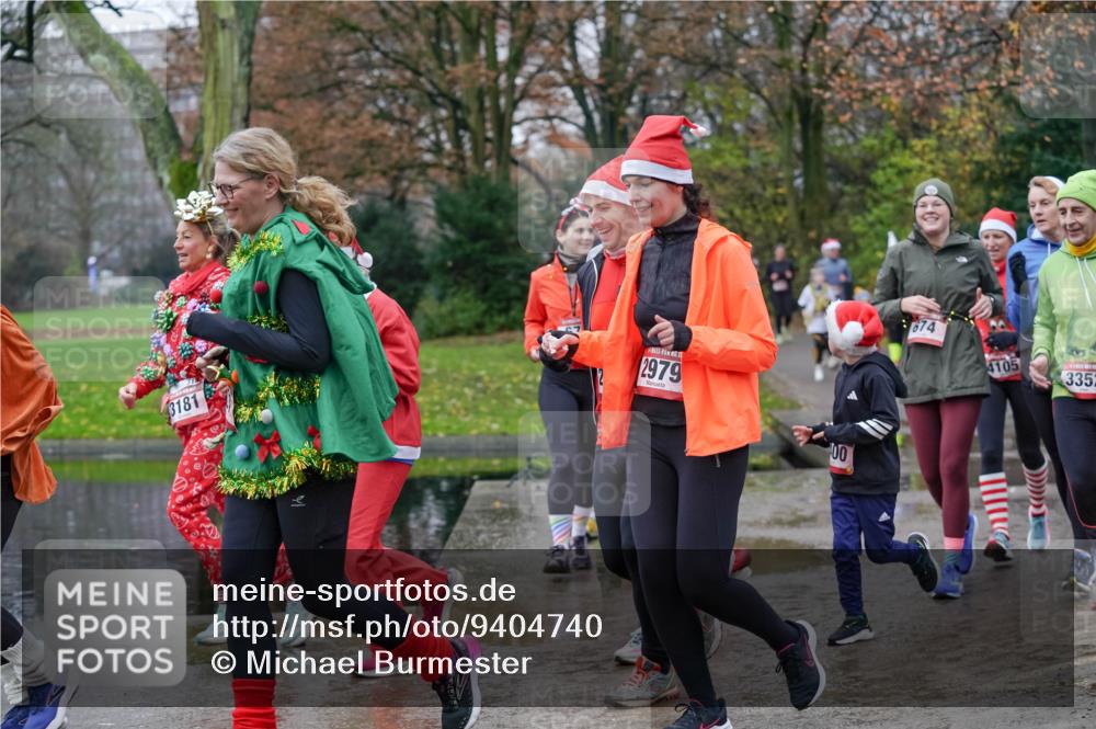 07.12.2025 - St. Pauli X-Mass-Run No. 15 Michael Burmester http://msf.ph/oto/9404740 07.12.2025 11:05:45 Laufen 674, 4105, 3352, 2979, 3181, 00 meine-sportfotos.de