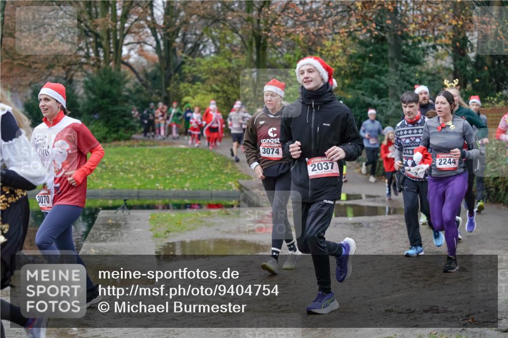 07.12.2025 - St. Pauli X-Mass-Run No. 15 Michael Burmester http://msf.ph/oto/9404754 07.12.2025 11:05:48 Laufen 3070, 3074, 2037, 2244 meine-sportfotos.de