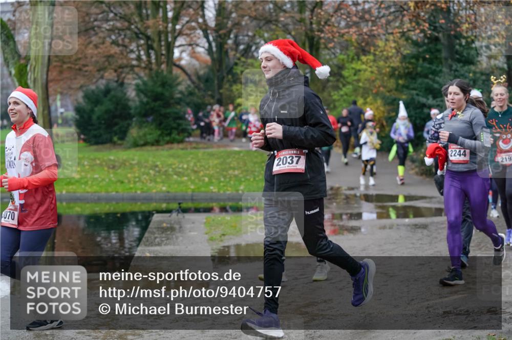 07.12.2025 - St. Pauli X-Mass-Run No. 15 Michael Burmester http://msf.ph/oto/9404757 07.12.2025 11:05:48 Laufen 070, 15, 2037, 2244, 2193 meine-sportfotos.de