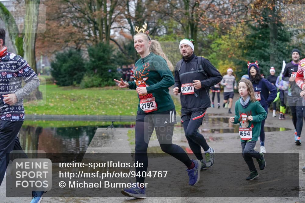 07.12.2025 - St. Pauli X-Mass-Run No. 15 Michael Burmester http://msf.ph/oto/9404767 07.12.2025 11:05:50 Laufen 2192, 2000, 5, 4654, 55 meine-sportfotos.de