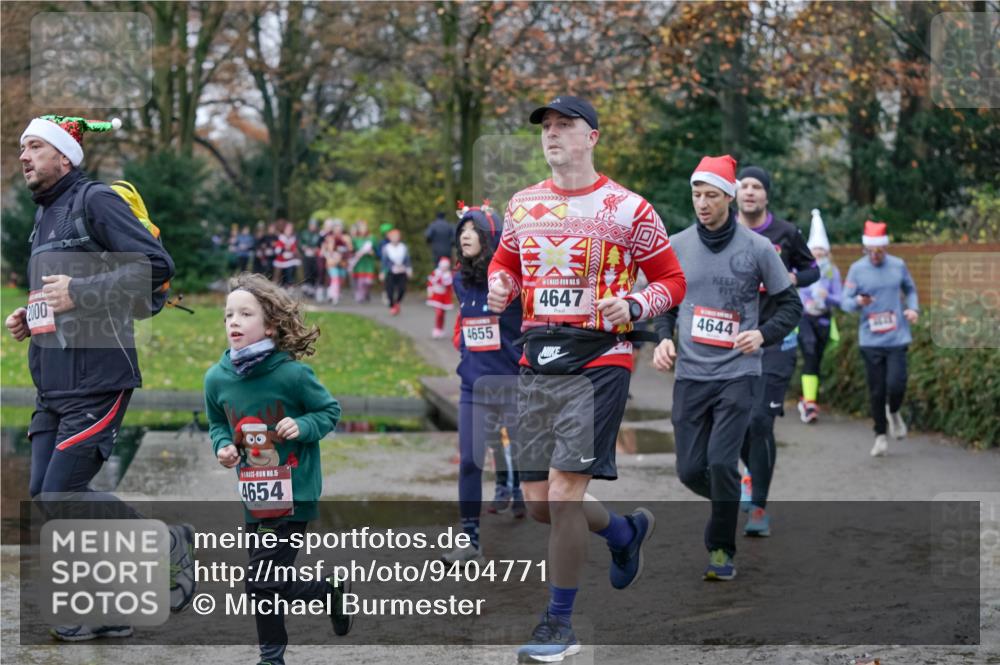07.12.2025 - St. Pauli X-Mass-Run No. 15 Michael Burmester http://msf.ph/oto/9404771 07.12.2025 11:05:51 Laufen 2000, 00, 15, 4654, 4655, 15, 4647, 4644 meine-sportfotos.de
