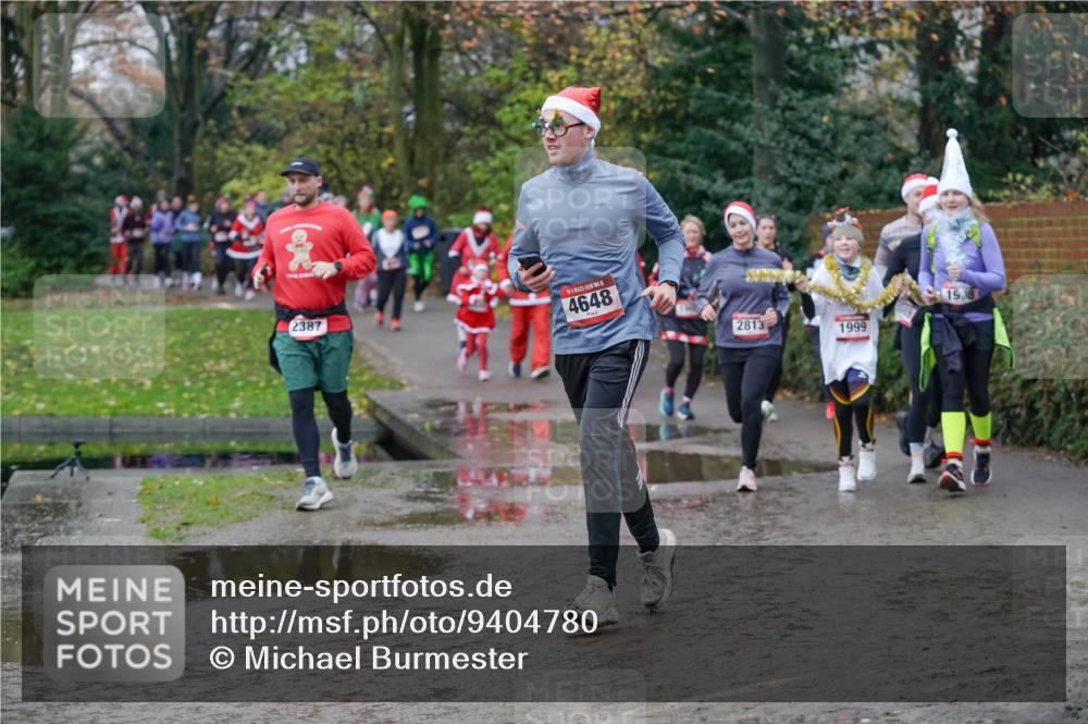 07.12.2025 - St. Pauli X-Mass-Run No. 15 Michael Burmester http://msf.ph/oto/9404780 07.12.2025 11:05:53 Laufen 2387, 15, 4648, 2813, 1999, 1938 meine-sportfotos.de