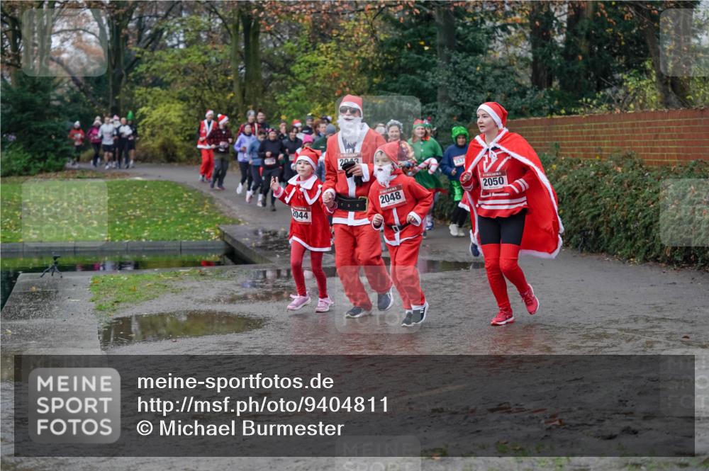 07.12.2025 - St. Pauli X-Mass-Run No. 15 Michael Burmester http://msf.ph/oto/9404811 07.12.2025 11:06:01 Laufen 2044, 2043, 2048, 252, 2050 meine-sportfotos.de