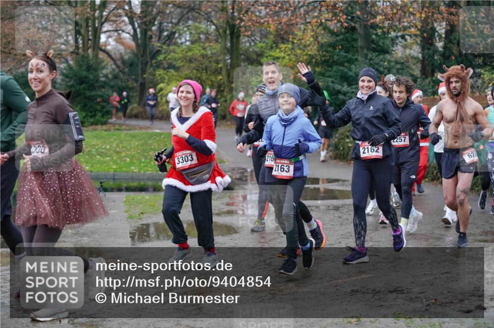 07.12.2025 - St. Pauli X-Mass-Run No. 15 Michael Burmester http://msf.ph/oto/9404854 07.12.2025 11:06:11 Laufen 230, 3303, 216, 2163, 257, 2162, 624 meine-sportfotos.de