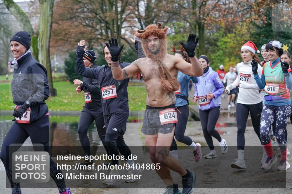 07.12.2025 - St. Pauli X-Mass-Run No. 15 Michael Burmester http://msf.ph/oto/9404865 07.12.2025 11:06:13 Laufen 2, 28, 2257, 25, 624, 2887, 2637, 610 meine-sportfotos.de