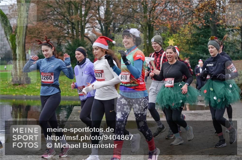 07.12.2025 - St. Pauli X-Mass-Run No. 15 Michael Burmester http://msf.ph/oto/9404867 07.12.2025 11:06:14 Laufen 15, 2260, 88, 2637, 610, 2145, 225 meine-sportfotos.de