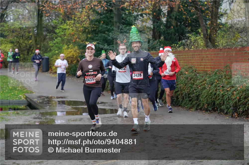 07.12.2025 - St. Pauli X-Mass-Run No. 15 Michael Burmester http://msf.ph/oto/9404881 07.12.2025 11:06:18 Laufen 2431, 456, 2426, 245 meine-sportfotos.de